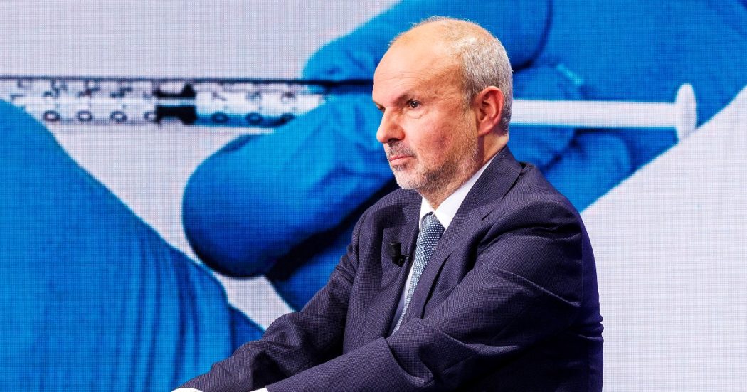 Covid, il ministro Schillaci predica prudenza in vista del Natale: “Tutelare anziani e fragili con la mascherina. E sprint con i vaccini”