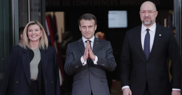 Ucraina, la diretta – Cnn: “Usa pronti a inviare missili Patriot a Zelensky”. Alla Conferenza di Parigi promesso un miliardo a Kiev
