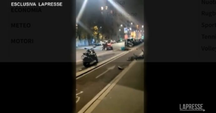 “Rider investito di proposito sulla pista ciclabile”: indagini della polizia locale a Milano. Spunta video che riprende lo scontro