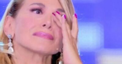 Copertina di Barbara D’Urso attacca: “A Mediaset ho dato sedici anni della mia vita, la verità verrà fuori. Mi sono saltate tre prime serate in Rai”