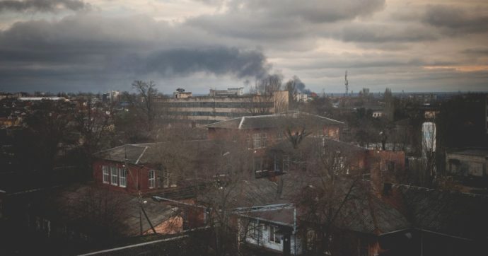 Soldi e armi a Kiev, allarme Usa: “Non sappiamo dove finiscono”