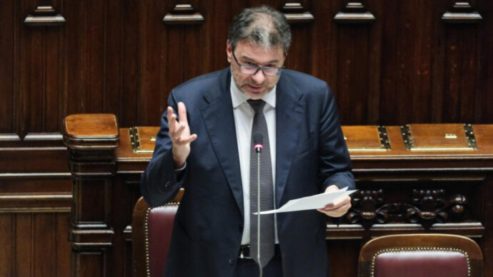 Giorgetti alla Camera: “Chiederemo alla Ue di aumentare la spesa dello 0,6% del pil per l’energia e dello 0,9% per la difesa”