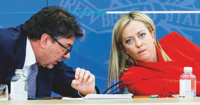 Manovra, il governo litiga sui nuovi tagli al Reddito. E sul fisco pensa al condono penale