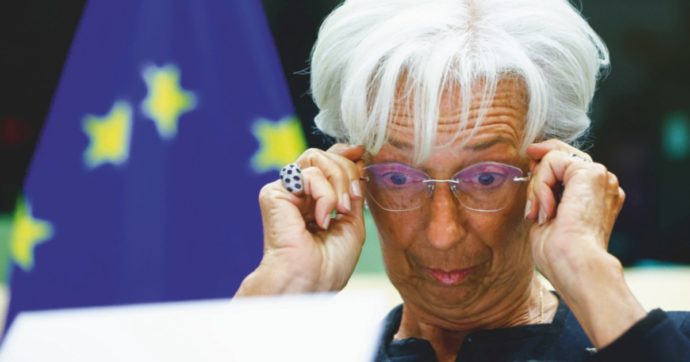 La Bce alza i tassi, vota  recessione e inguaia il Bpt (e non è finita)