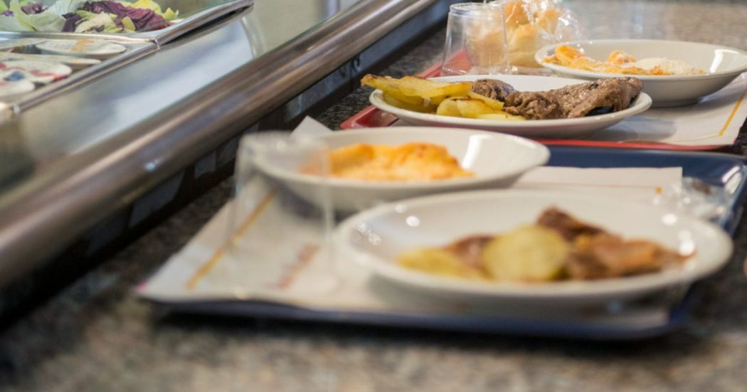 A Siena la mensa scolastica costa di più per gli alunni non residenti. Il Garante: “Non è equo”