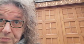 Copertina di Don Favarin e lo scontro con diocesi di Padova sull’accoglienza dei migranti: “Mi hanno detto ‘bello ciò che fai, ma a titolo personale'”