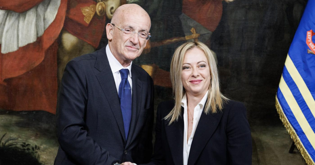 Scintille in parlamento, la maggioranza prova a inserire in manovra una norma salva reati fiscali. Insorgono le opposizioni