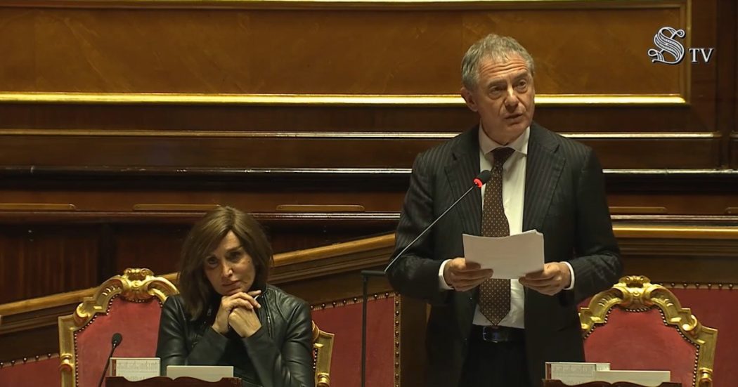 Ex Ilva, il ministro Urso in Aula: “Lo Stato non può essere un bancomat, non può dare risorse senza un chiaro piano industriale”