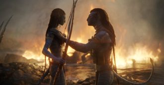 Avatar: La via dell’acqua, incantesimo visivo ma cinema banalmente monodimensionale. E Cameron cita Titanic