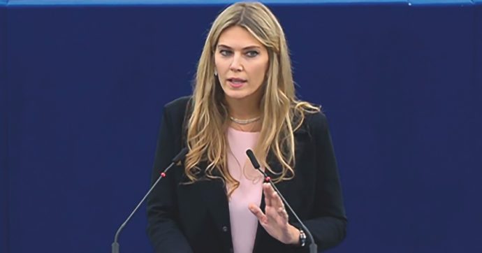 “Frode ai danni dell’Ue sui soldi agli assistenti”. Altri guai per Eva Kaili