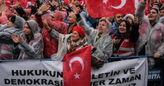 Copertina di Elezioni, Erdogan usa il pugno duro per diventare il nuovo Ataturk