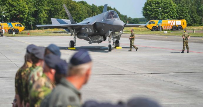 L’Europa sfornita per gli aiuti a Kiev: “Riarmiamoci”