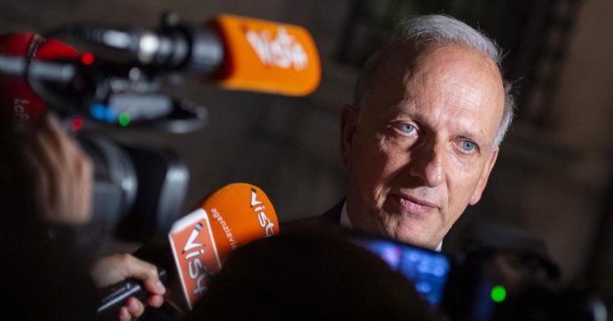 Regali da Boda: cade l’accusa a Bussetti