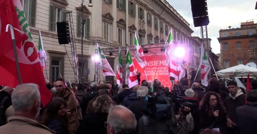 Roma, Pd in piazza contro la manovra. Letta: “Governo ci ascolti su opzione donna e salario minimo”