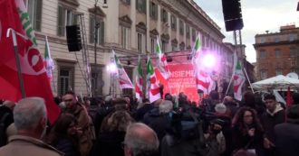 Copertina di Roma, Pd in piazza contro la manovra. Letta: “Governo ci ascolti su opzione donna e salario minimo”