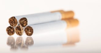 Manovra, il governo ci ripensa: meno aumenti per le sigarette. Ma costerà di più il tabacco trinciato