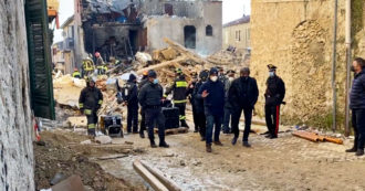 Copertina di Ravanusa, a un anno dall’esplosione il Comune vuole abbattere 48 case. La rabbia delle famiglie: “Le nostre non coinvolte, vogliamo rientrare”