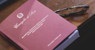 Copertina di Corruzione al Tar, sentenze e incarichi in cambio di carriera e nomine per il Pnrr