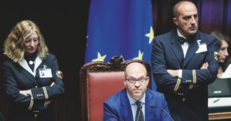 Copertina di Regalo ai deputati: salgono i rimborsi. Fregati gli staff