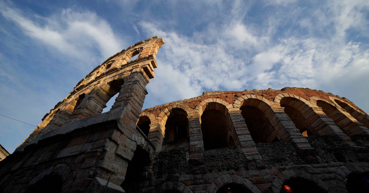 Arena di Verona nel caos tra scandali e cause di lavoro: sinistra e sigle chiedono a Tommasi un cambio al vertice. Ma in mezzo c’è Sangiuliano