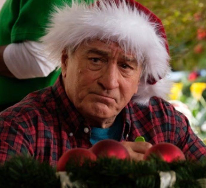 Furto con scasso a casa di Robert De Niro, ladra cerca di rubare i regali sotto al suo albero di Natale: arrestata