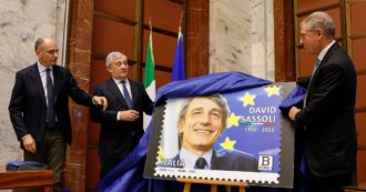 Copertina di L’iniziativa per ricordare David Sassoli: stampati 315mila francobolli con il suo ritratto