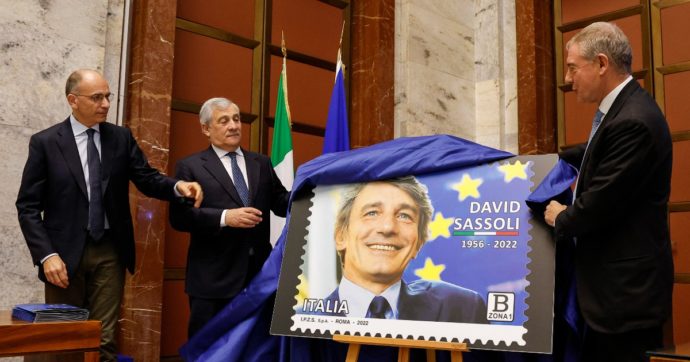 L’iniziativa per ricordare David Sassoli: stampati 315mila francobolli con il suo ritratto
