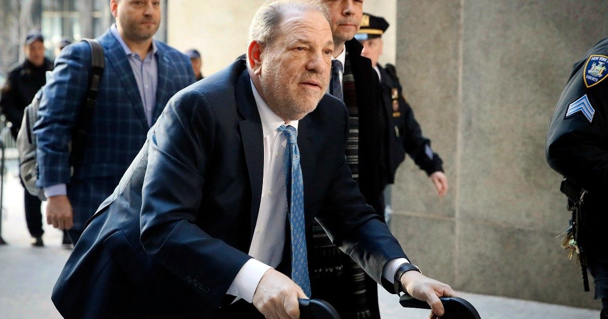Harvey Weinstein giudicato colpevole di un altro stupro e due aggressioni sessuali: la condanna a Los Angeles