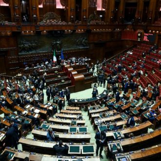 Copertina di Il governo delle imprese e dell’impunità: il Fatto di domani 22 dicembre