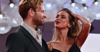 Copertina di Alessandro Borghi presto papà: la fidanzata Irene Forti è incinta