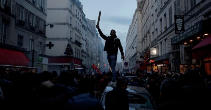 “Detesto i curdi” e spara al centro culturale. Pensionato “segnalato” fa 3 morti e 3 feriti