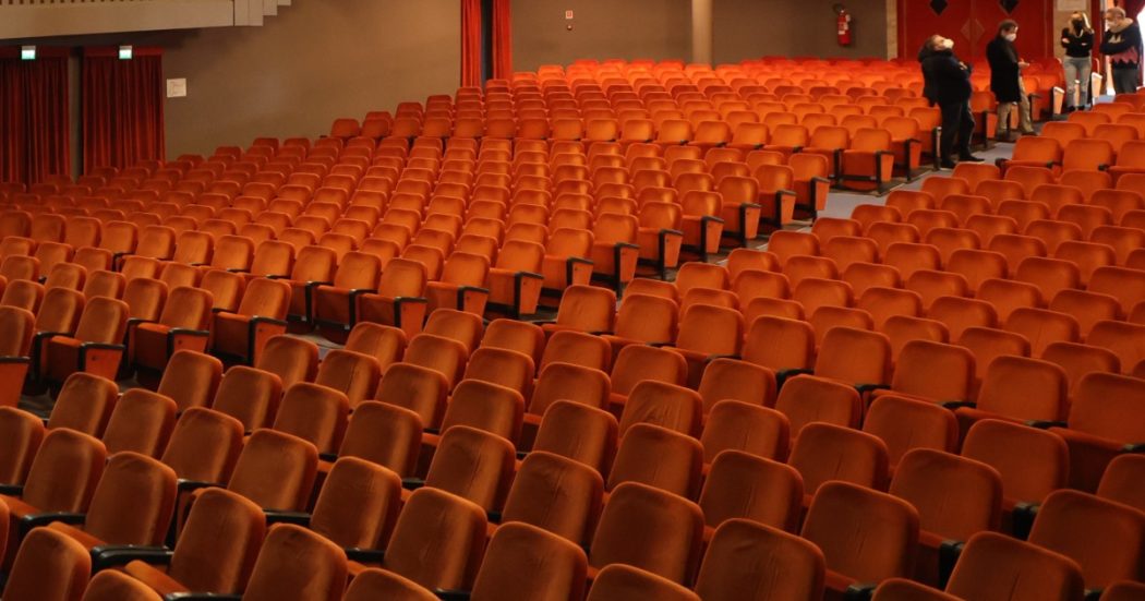 Bari, lo spettacolo di Natale parla della morte e i bambini nel pubblico scoppiano a piangere