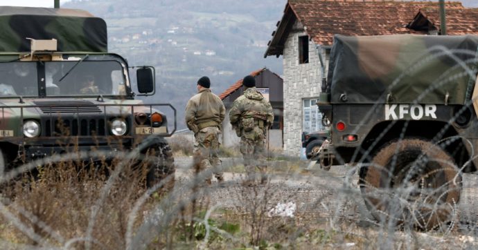 Kosovo, tensioni dopo la sparatoria a Nord. Vertice tra il presidente serbo e i militari, che propongono di schierare truppe al confine