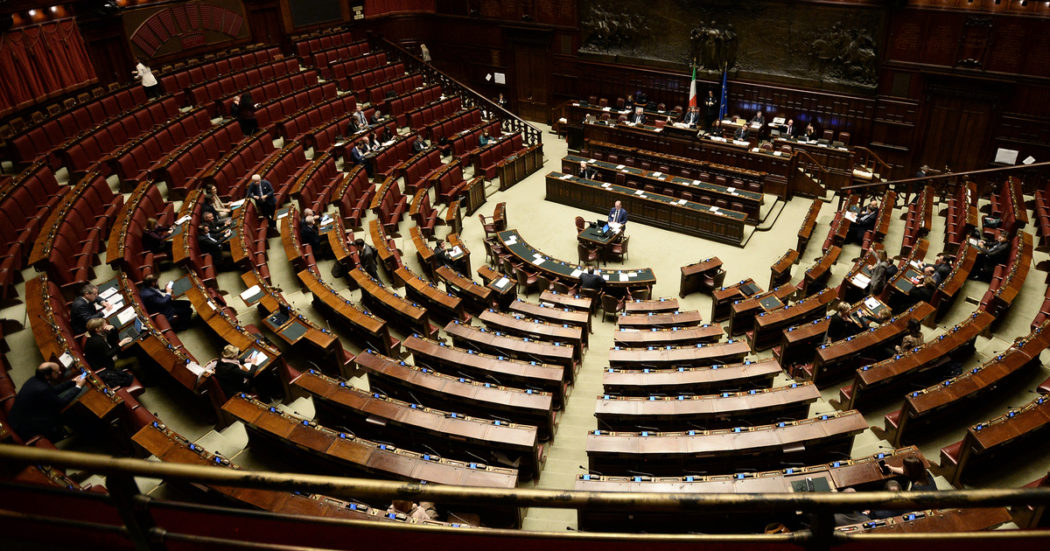 Decreto milleproroghe, più tempo per l’Imu. I bus più inquinanti potranno circolare per un altro anno. Resta la ricetta elettronica