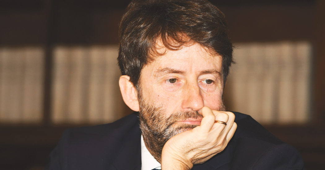 Pd, Franceschini fa il rottamatore: “Io con Schlein, nel partito deve cambiare tutto”. E piovono critiche: “Dai l’esempio, fatti da parte”