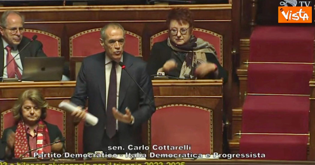 Cottarelli in Aula attacca il governo: “Questa manovra finirà nei manuali su come non fare una legge di Bilancio”