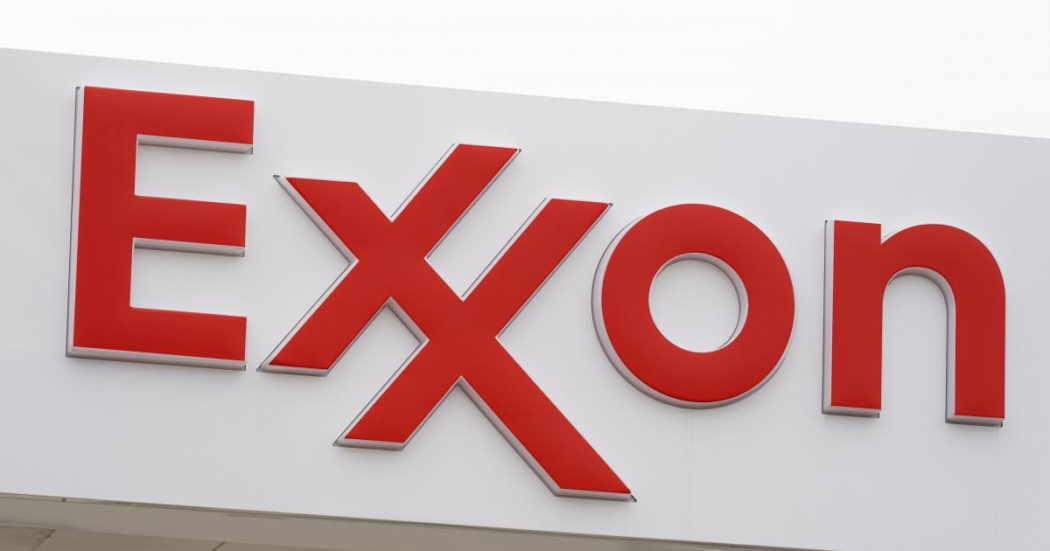 Il colosso Usa Exxon fa causa all’Ue per la tassa sugli extraprofitti. E ricatta: “Investiremo o meno anche in base a questo”