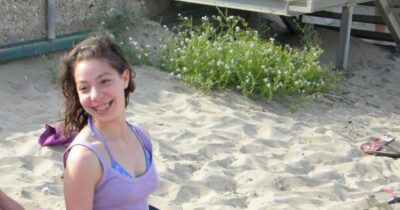 Copertina di Yara Gambirasio, esposto dei genitori contro Netflix: “Diffuse nostre telefonate irrilevanti per l’indagine”