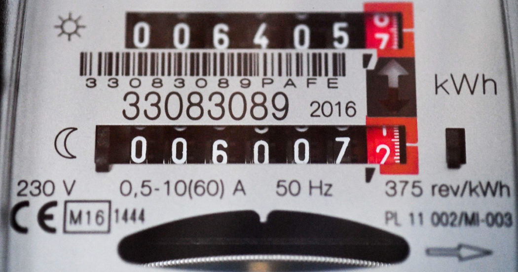 Arera: “Bollette della luce in calo del 19,5% nei primi tre mesi del 2023”. Flessione al di sotto delle attese