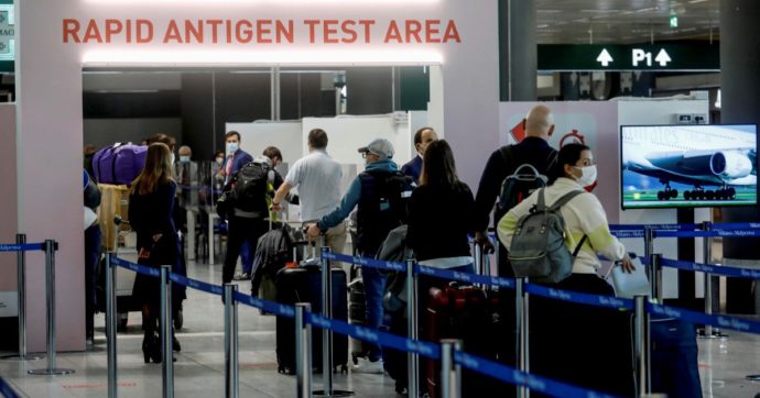 Covid, l’Italia tampona i cinesi. L’Agenzia Ue: “Non ha senso”