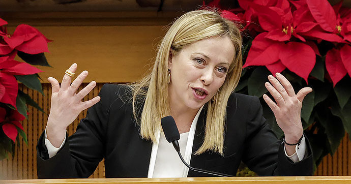 Meloni, la prima conferenza stampa di fine anno: “Tornano i voucher per gli stagionali? Meglio del nero. Presidenzialismo? È impegno che intendo mantenere” – diretta