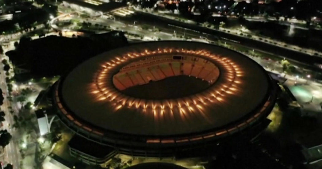 Il Maracanà si illumina per omaggiare Pelè: il tributo della città di Rio de Janeiro