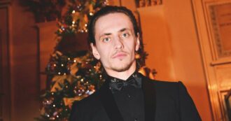 Copertina di Sergei Polunin lascia la Russia, il ballerino con tatuato Putin sul petto rivela: “Mi dispiace per quello che ho potuto o non ho potuto fare, ma starò meglio”