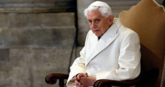 Copertina di “Benedetto XVI si dimise per l’insonnia, la rivelazione di Ratzinger al suo biografo in una lettera”