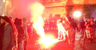 Copertina di Anarchici in piazza a Roma tensione con la polizia: gli agenti circondano il sit-in organizzato in solidarietà ad Alfredo Cospito