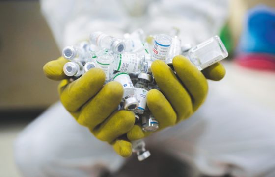 L’Ue: “Vaccini in regalo”. La Cina: “No, grazie”
