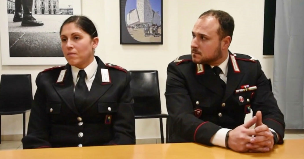 Il racconto dei carabinieri (coniugi) che hanno riconosciuto e fermato Chomiak: “Aveva gli stessi vestiti del giorno dell’accoltellamento”