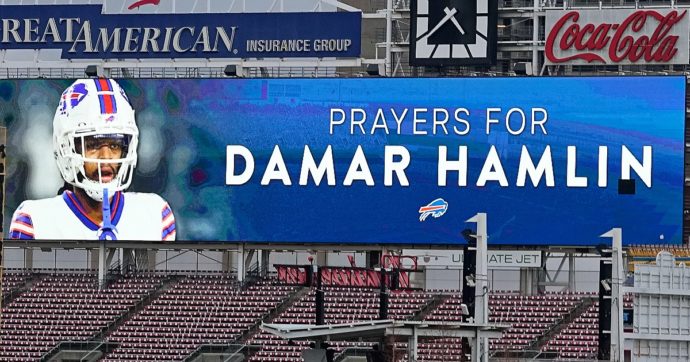 Damar Hamlin resta in terapia intensiva: gli aggiornamenti sulle sue condizioni