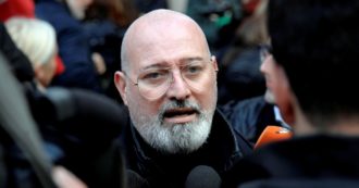 Copertina di Stefano Bonaccini: “La destra urla sulla sicurezza ma vuole fermare le indagini”