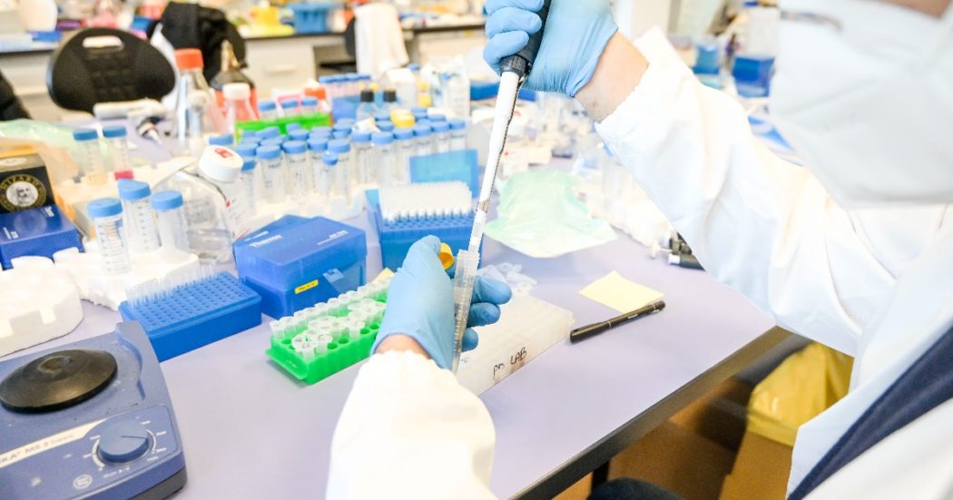 Vialli morto per tumore al pancreas, la malattia killer e le speranze. L’immunologo: “Ecco il nostro vaccino di 2° generazione”